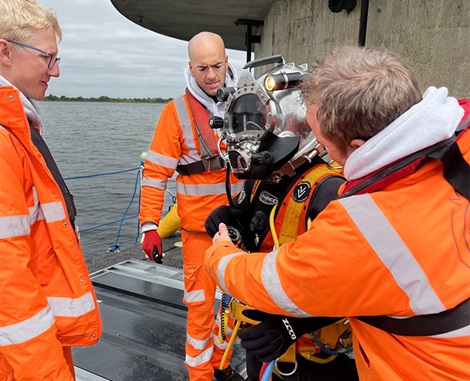 Checking Diver for Penstock underwater entry